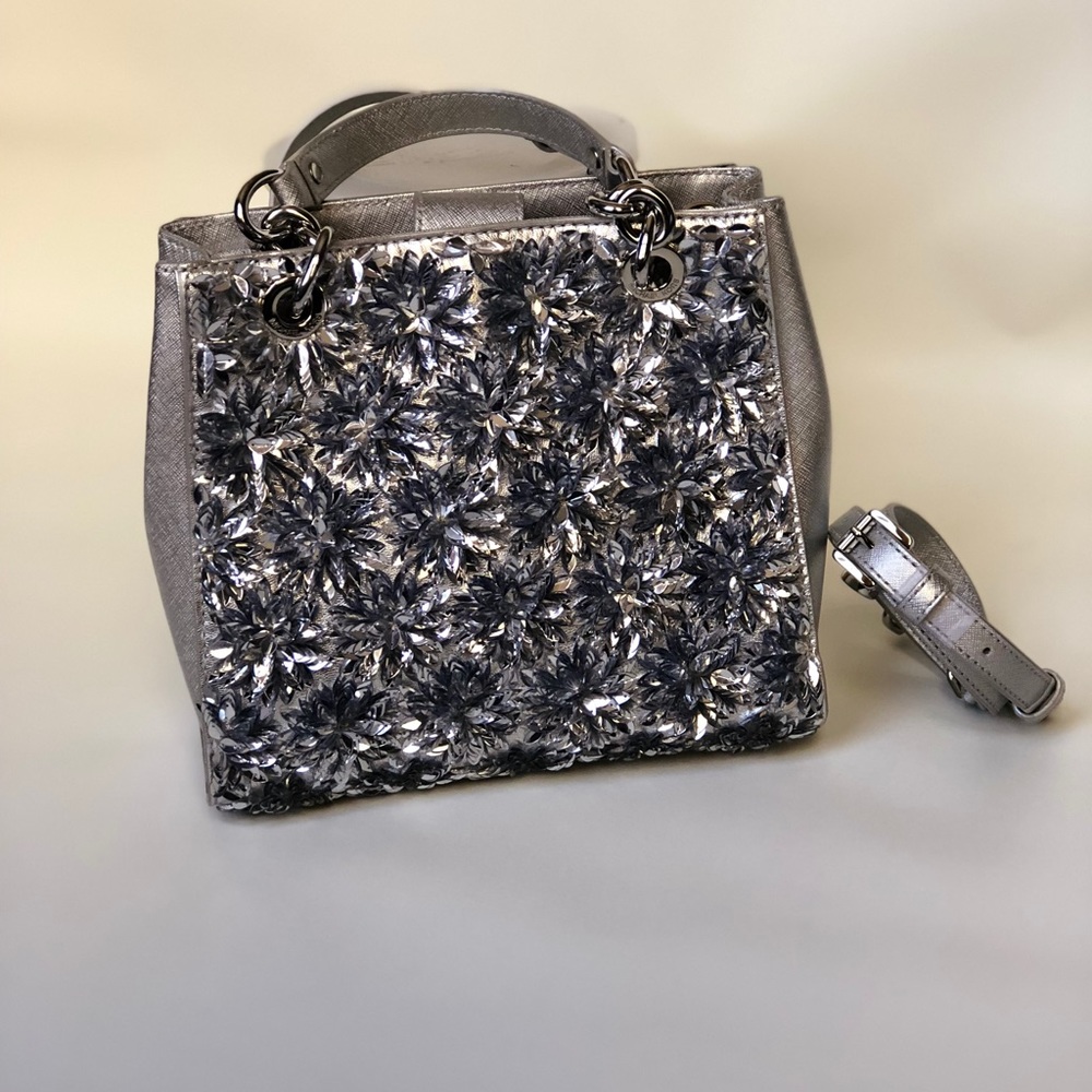 💛Flora Burst Leather Satchel
MICHAEL MICHAEL KORS